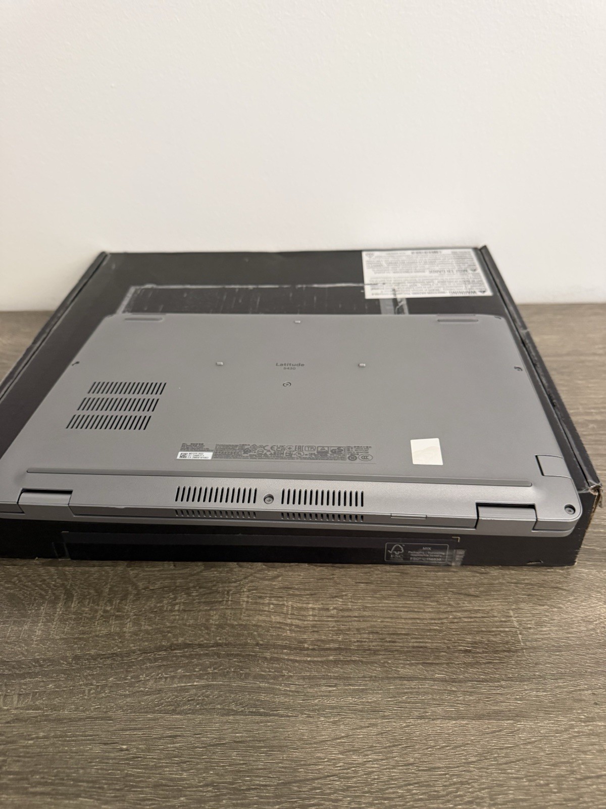 Dell Latitude 5430 14” Laptop Win 11 Pro w/ Charger & Box Excellent