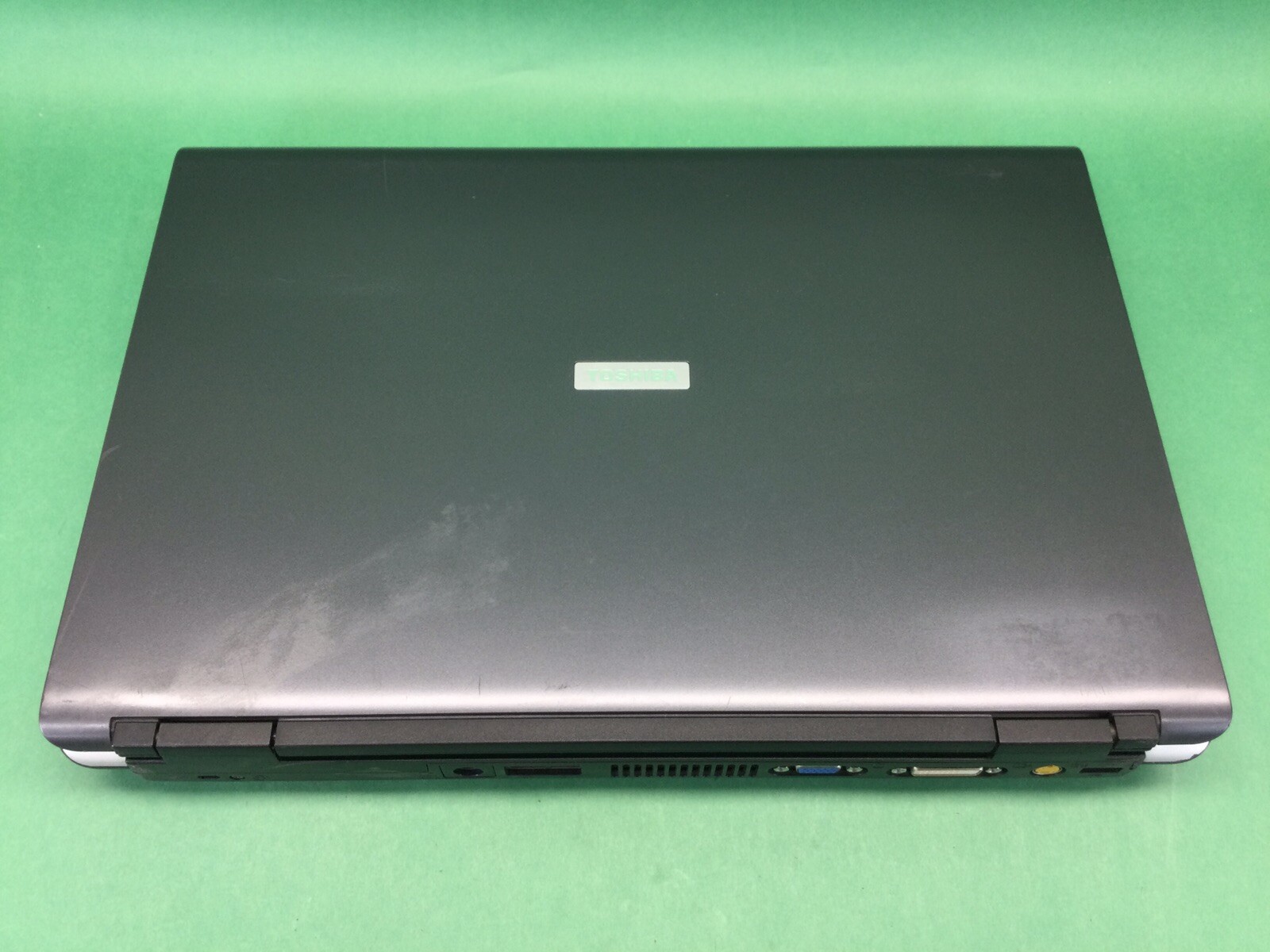 Toshiba Satellite Pro P100 – French Keyboard – 17” Laptop – UNTESTED