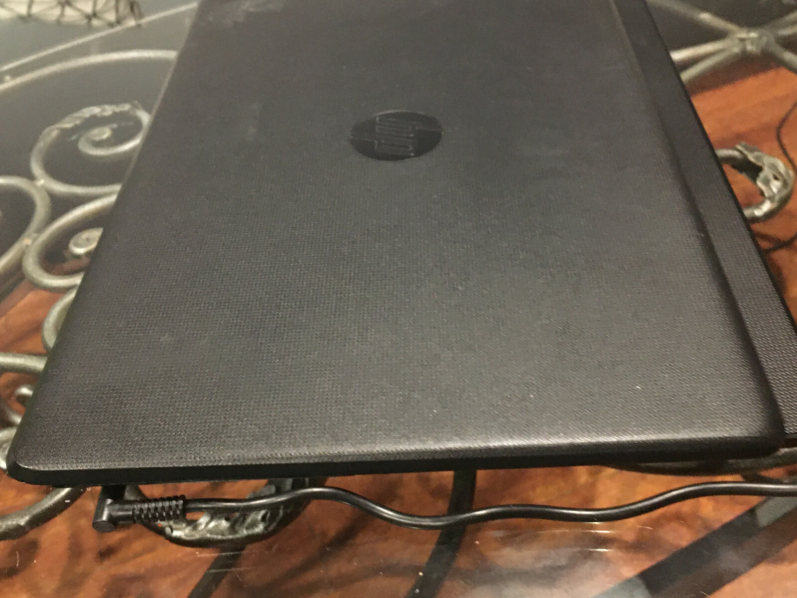 HP 17-ak013dx Laptop 17.3″ /A9 9420/ 3 GHz/Win 10/4 GB RAM/1 TB HDD – READ !!!