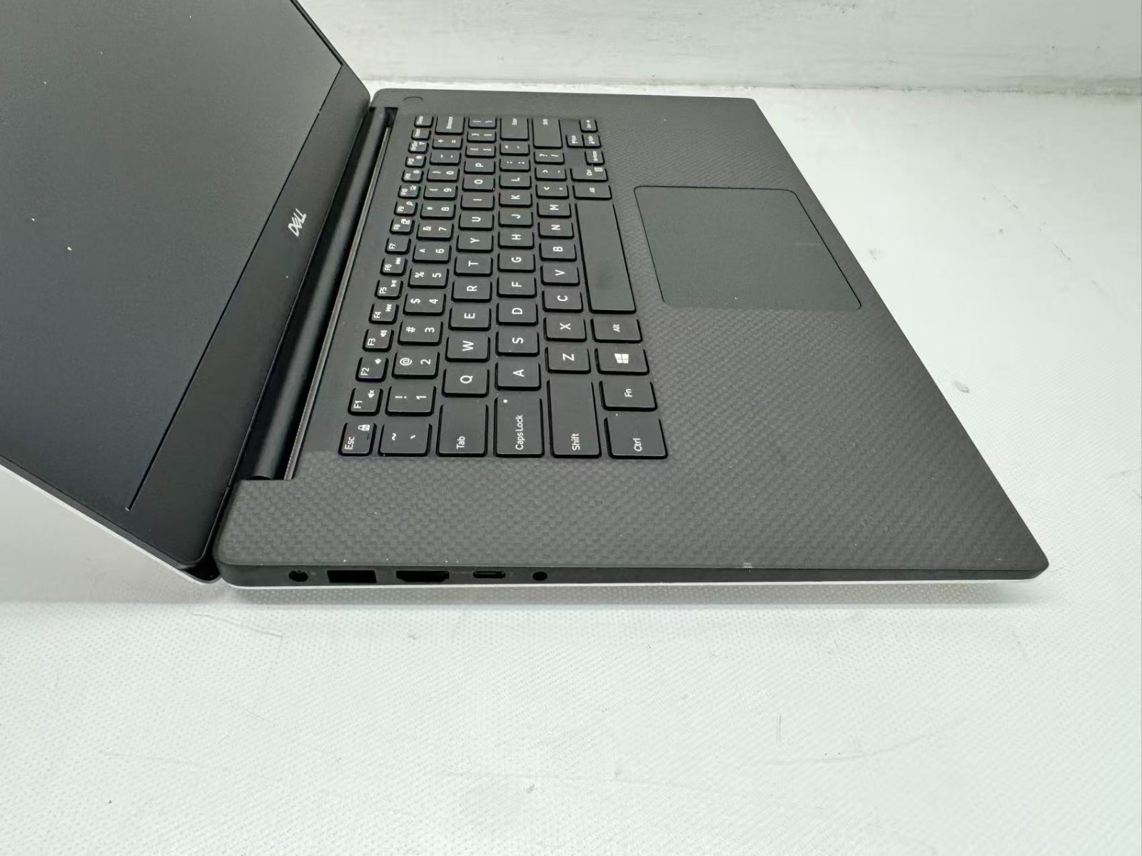 Dell Precision 5540 Intel i7-9850H@2.6GHz 16GB 256GB T1000 Windows 11 No/AC