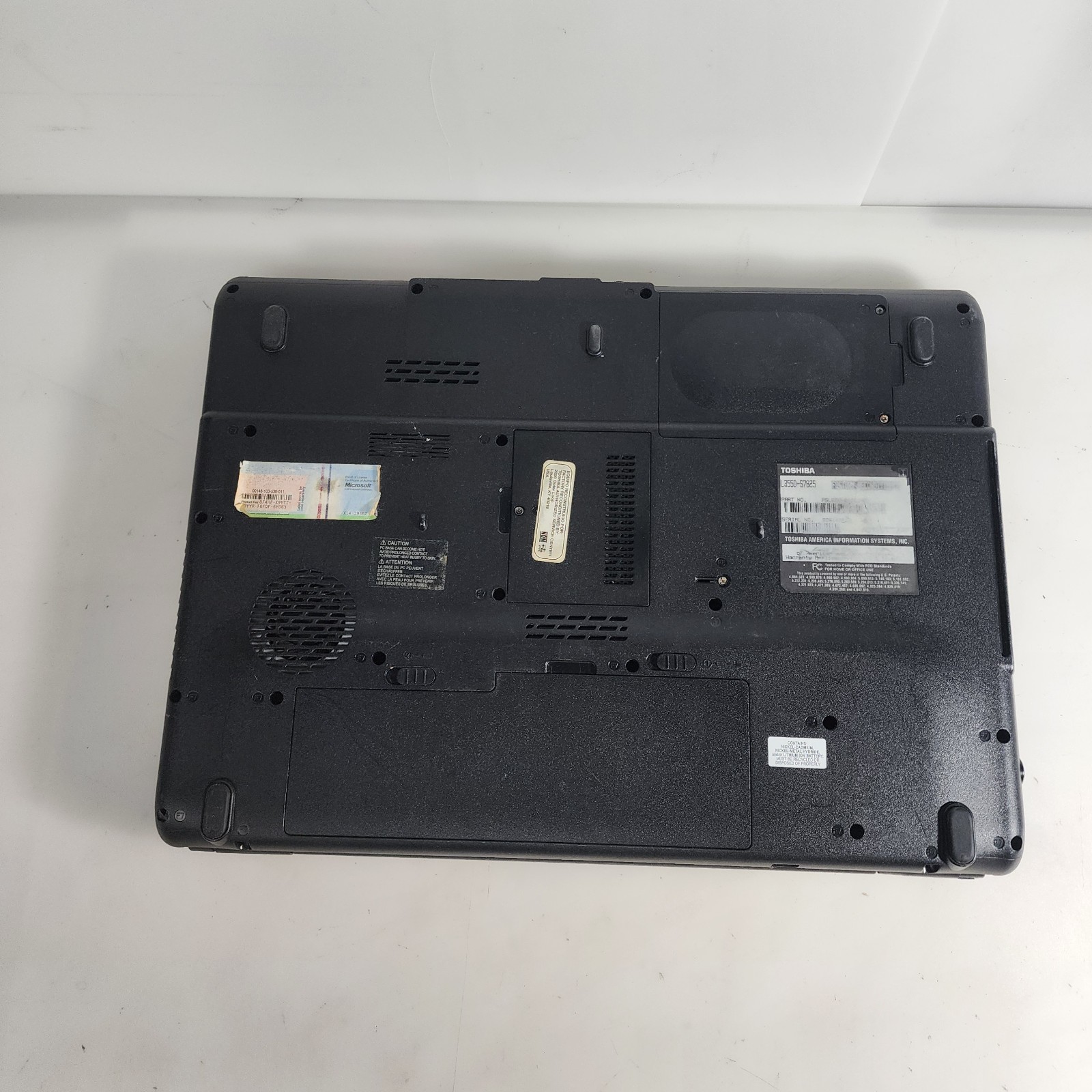 Toshiba Satellite L305-S5955 Intel Celeron CPU 900 2.20GHz Untested No Ac Adapt