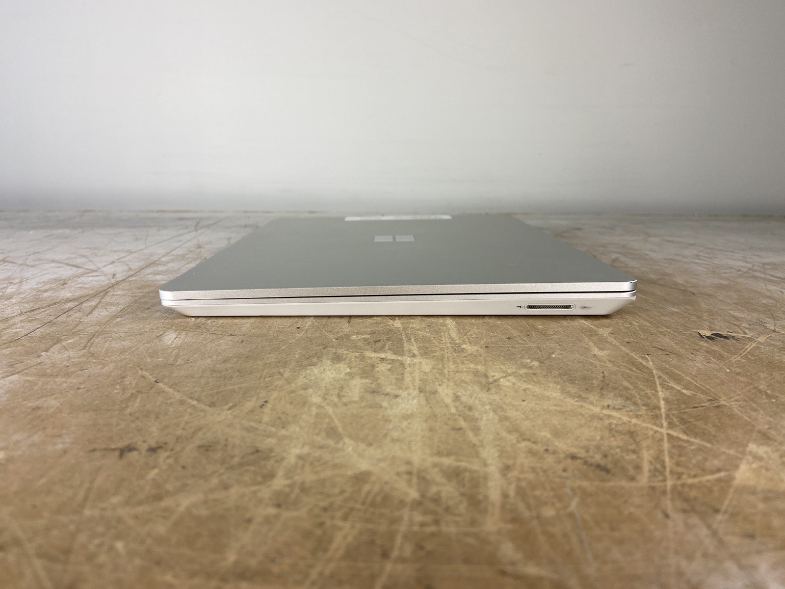 MICROSOFT SURFACE LAPTOP GO (1943) i5-1035G1 @ 1.0GHz, 4GB RAM, 64GB SSD