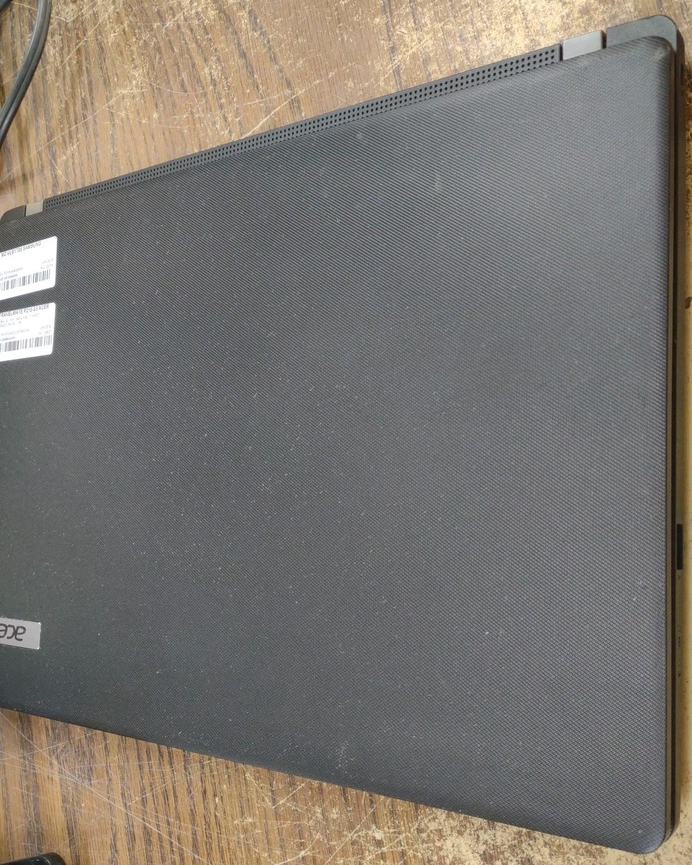 Acer TravelMate P215-53 N19Q8 W/ I7-1165G7, 16GB, 1TB.