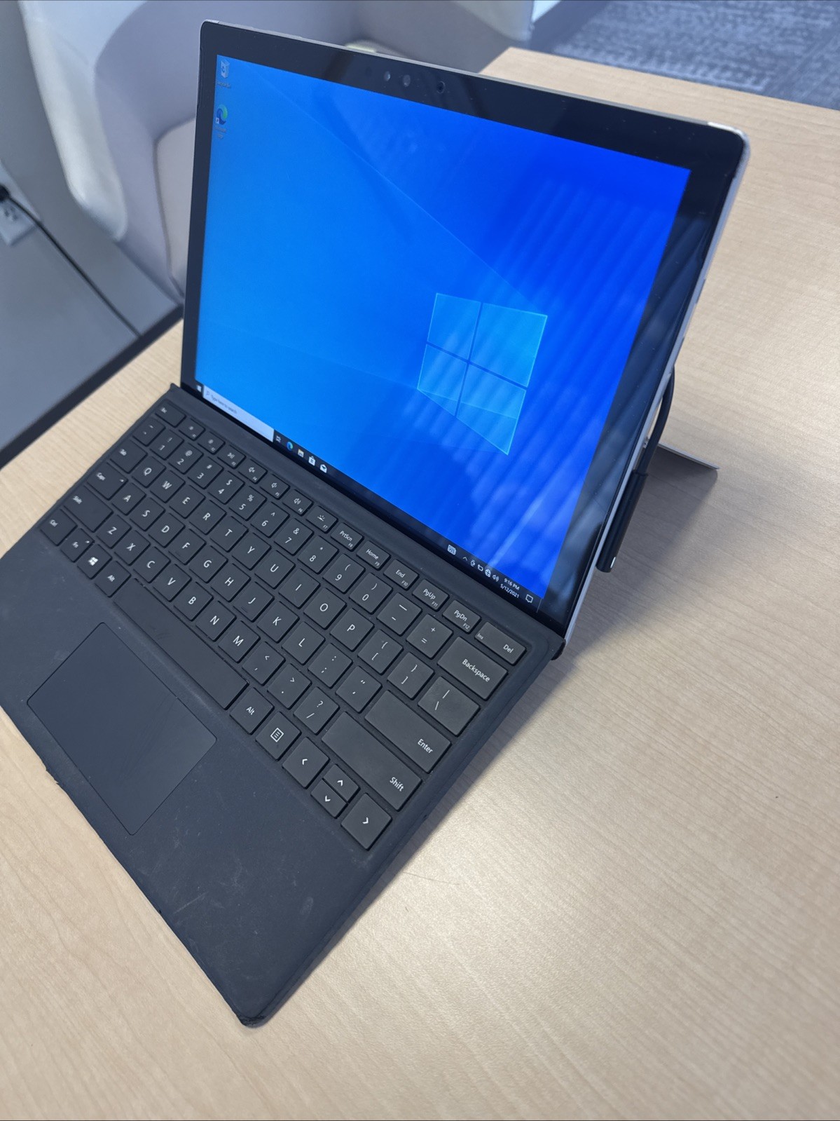 Microsoft Surface Pro 4 Gen 1724 i5/8/256 Windows 10 Pro