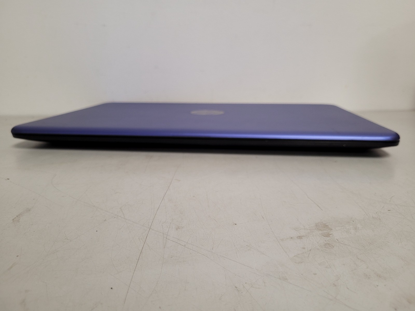 Hp notebook 17-y013cy Radeon A12 9700p 2500mhz 12gb ram 256gb charger*8CG6472F1D