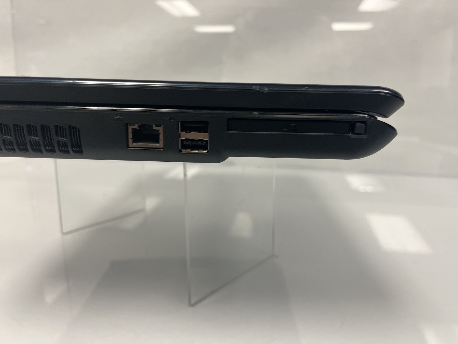 Toshiba Satellite L305-S5955 Intel Celeron CPU 900 2.20GHz 2GB Ram 160GB HDD