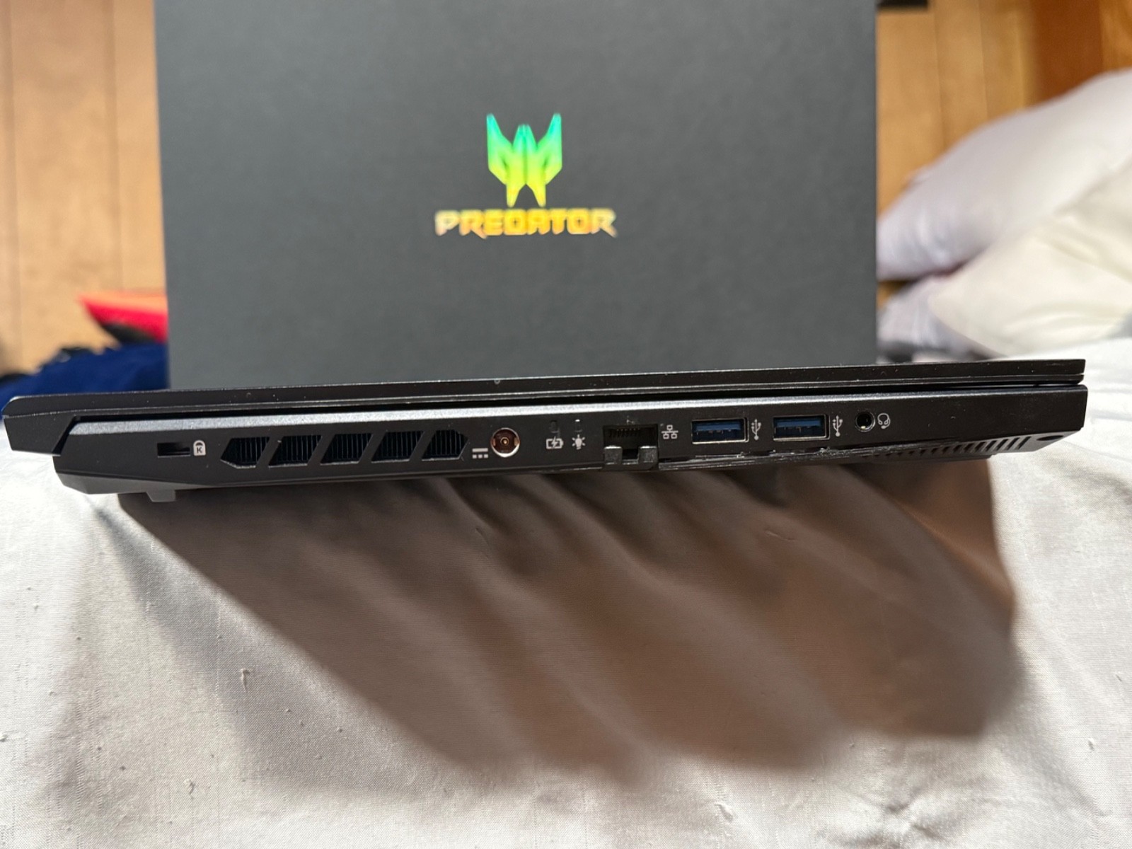 Acer Predator Helios 300 15.6 in (256GB SSD, Intel Core i7 9th Gen. 2.60 GHz 16