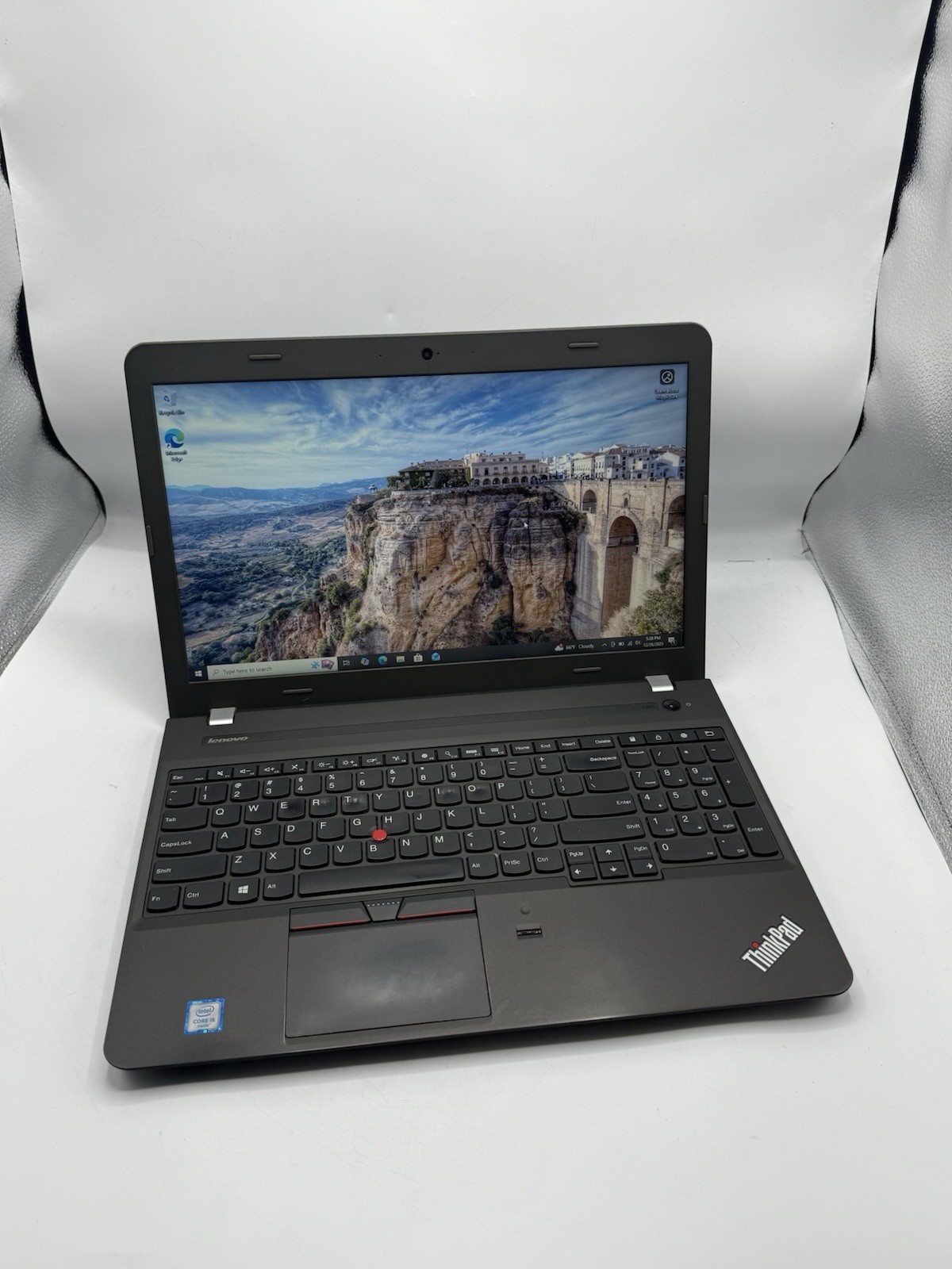 Lenovo ThinkPad E560 15.6” I5-6200U 2.30Ghz 8GB RAM 128GB SSD Win10P