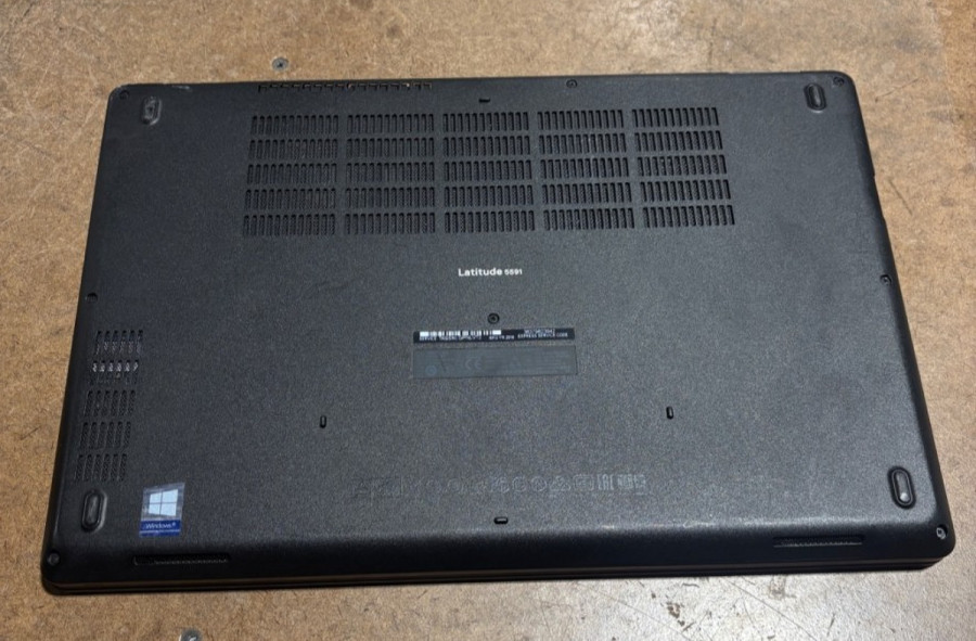 Dell Latitude 5591 15.6″ FHD i5-8300H 8GB RAM 256GB SSD No OS No Charger