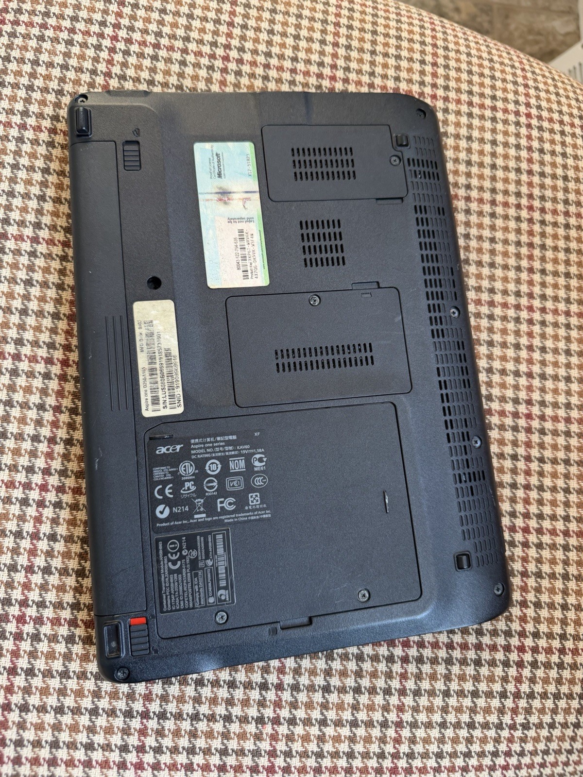 Acer Aspire One D260 Netbook Untested No Charger AS-IS