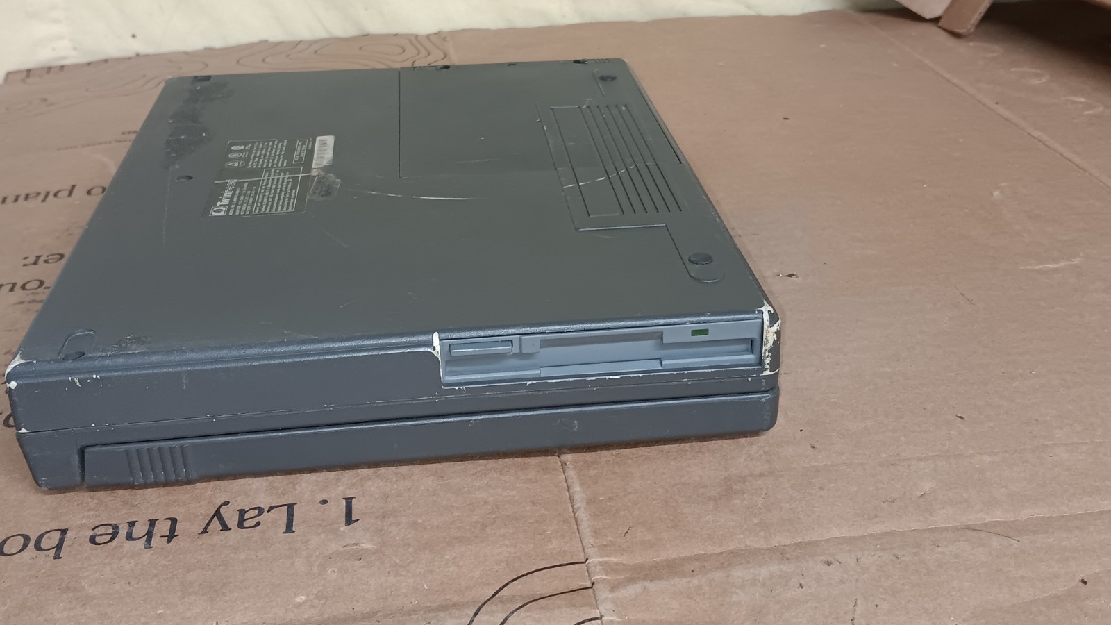 Vintage 1992 Twinhead SlimNote 486/33 Laptop Intel 486DX @ 33MHz processor Parts