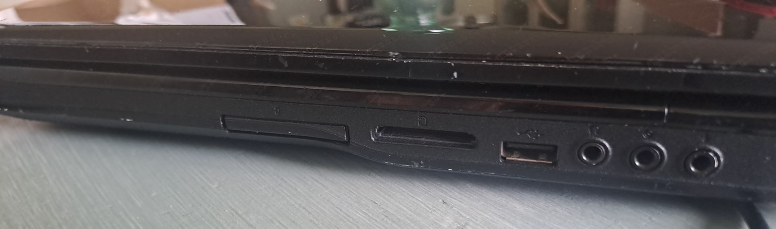 Laptop MSI 17.3″ i3 M370 4GB 250GB SSD DVD Windows 7 64-bit