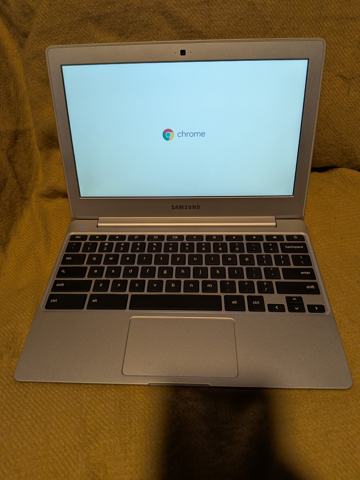 Samsung XE500C12-K01US 11.6″ Chromebook 2 Celeron N2840 @2.16 2GB RAM 16GB eMMC