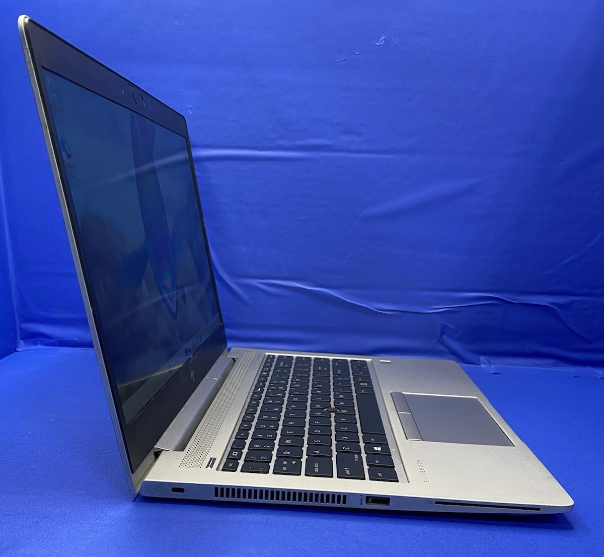 HP EliteBook 745 G5 14″ Ryzen 7 PRO 2700U @ 2.20GHz 8GB RAM 256GB SSD Windows 11