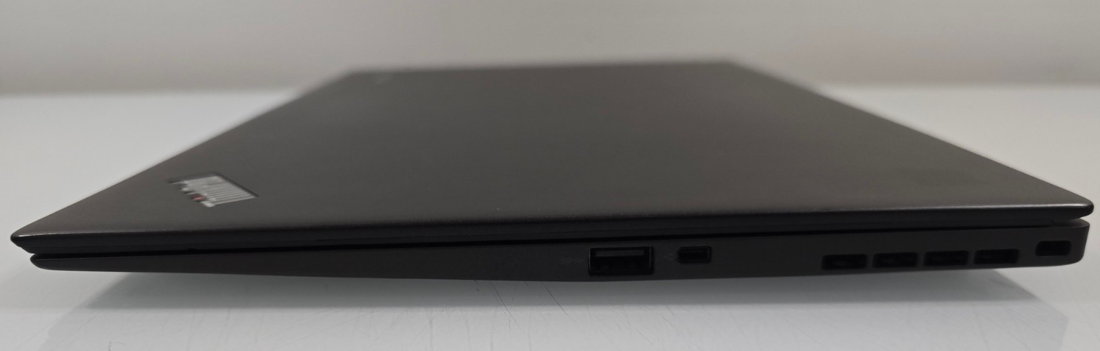 Lenovo ThinkPad X1 Carbon 3rd Gen 14″ i7-5600U 2.6GHz 8GB RAM 256GB SSD Grade B
