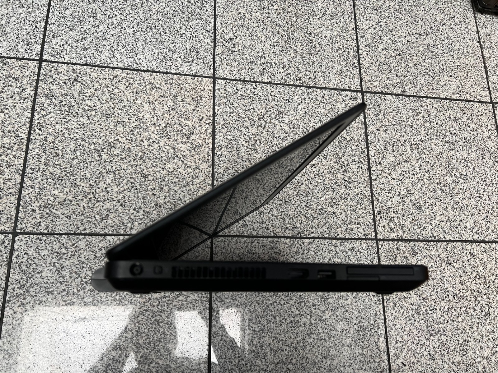 Dell Latitude E5540 8GB RAM 128GB SATA SSD 15.6″ Intel Core i5 DVDROM Win 11 Pro