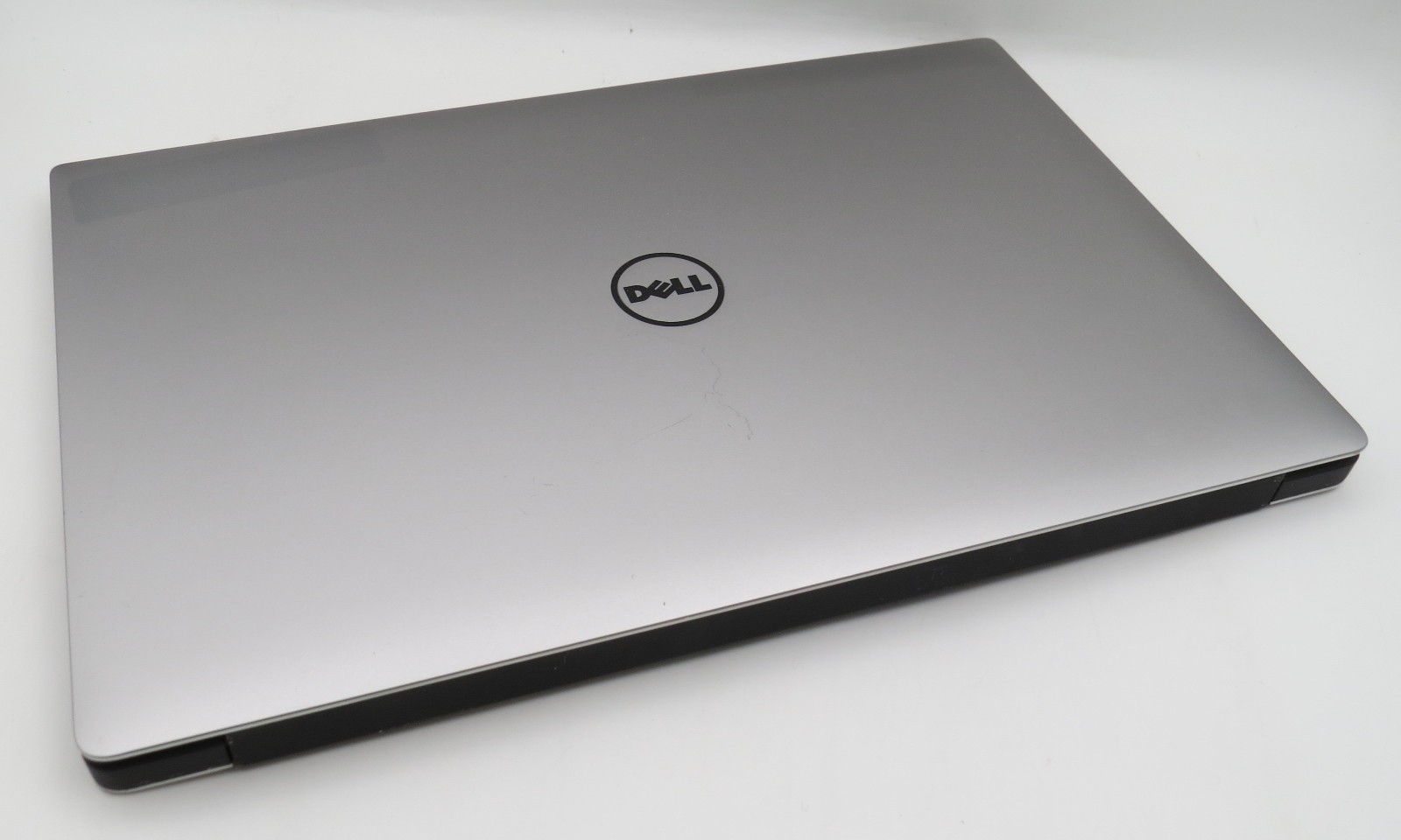 Dell Precision 5520 | E3-1505M@3GHz | 8GB/256GB | 15.6″ 4k Touch | No OS/AC/BATT
