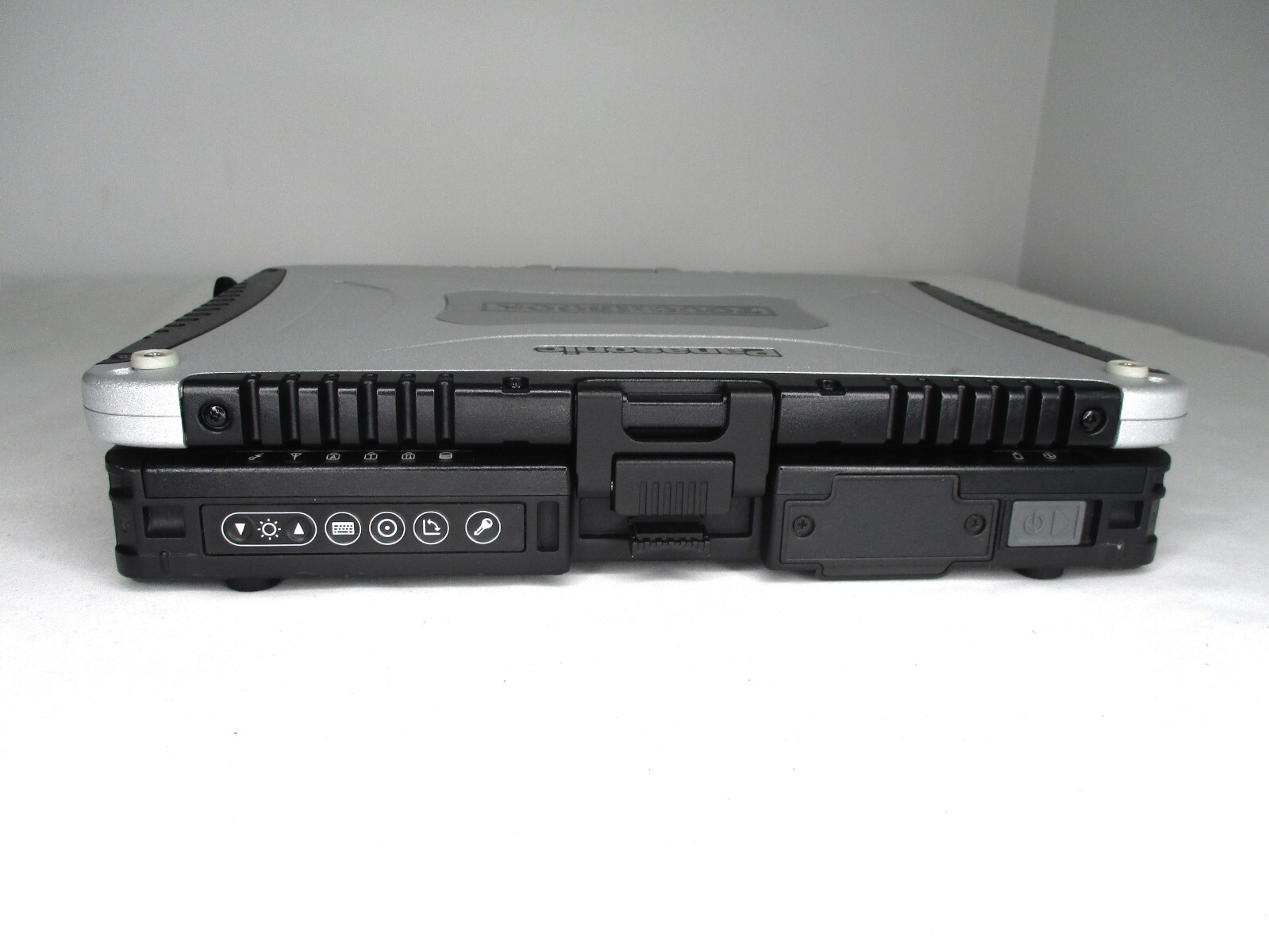 Panasonic ToughBook CF-19 MK8 TouchScreen i5-3610ME 2.7Ghz 8GB 1TB Wi-Fi Win10