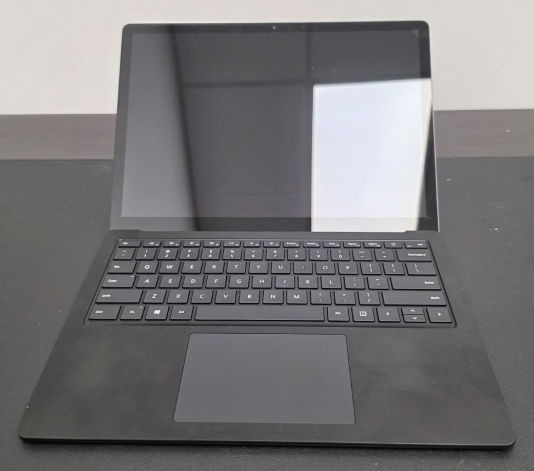 Microsoft Surface Laptop 4 – 13.5″ Touch i7 16GB Ram 512 GB SSD No OS ***READ***