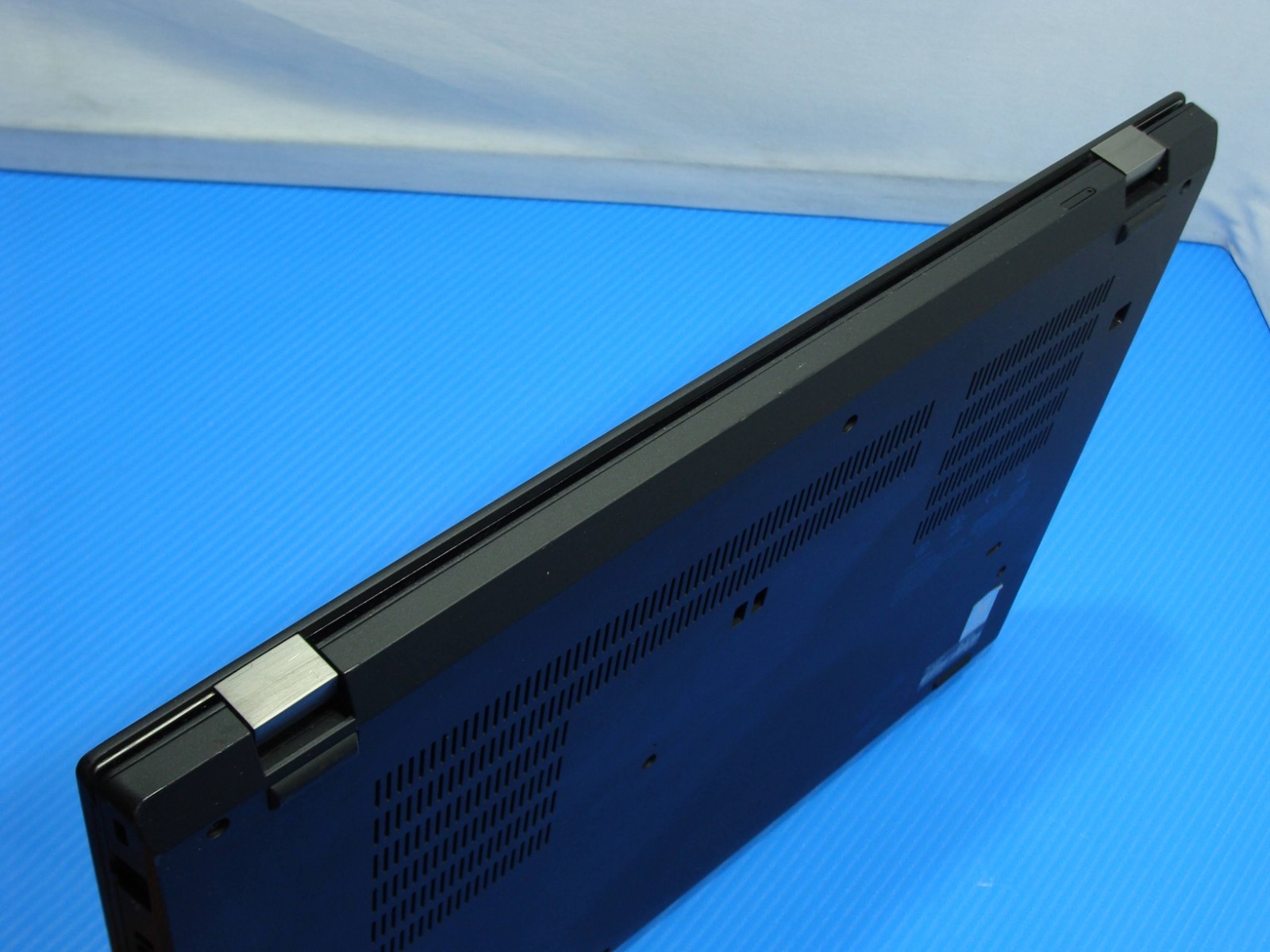 Lenovo ThinkPad P15s Gen2i 15.6″ FHD i7-1165G7 2.8GHz 16GB 512GB NVIDIA T500 4GB