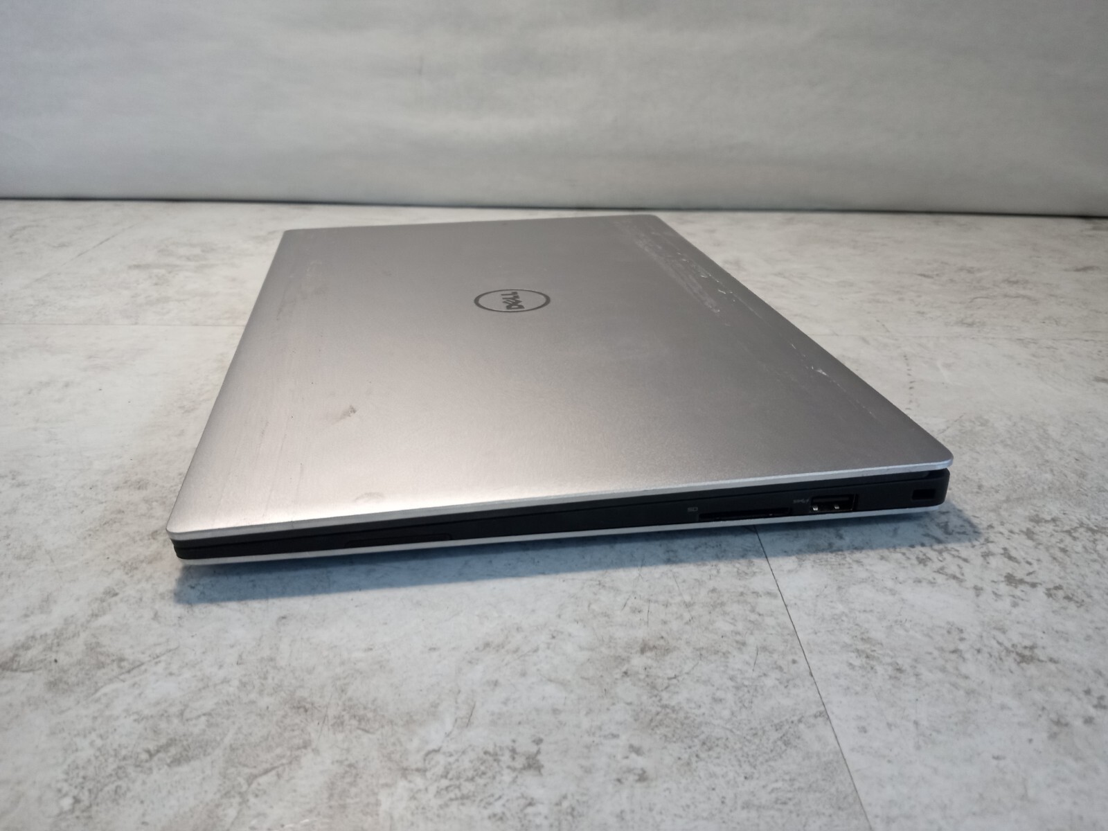 Dell XPS 13 9350 13.3″ QHD Touchscreen Intel i7-6500U 8GB RAM – POWER DEAD -RR