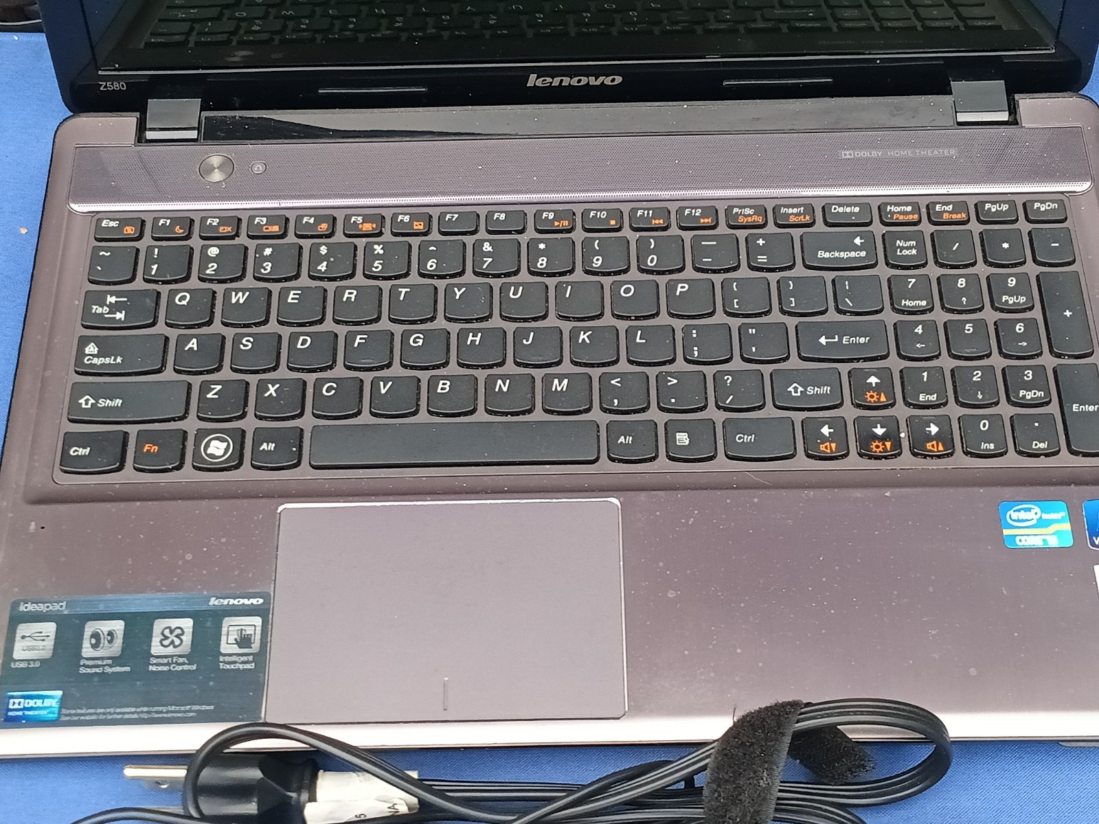 Lenovo Ideapad Z580 15″ Laptop With Charger! Fully Functional
