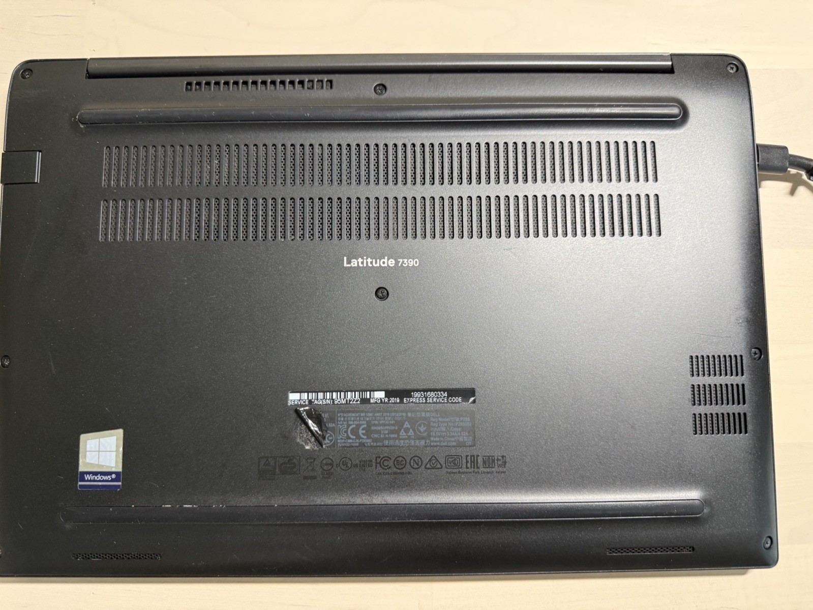 Dell Latitude 7390 Laptop Intel Core i7 8th Gen No HD/OS/AC Adapter