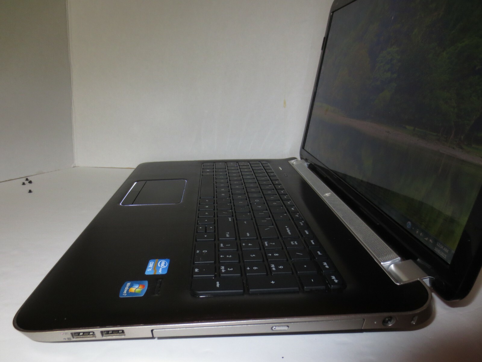 HP PAVILION DV7T-6C00 CTO 17.3″ CORE i5-2450M@2.5GHZ 6GB RAM 500GB HDD WIN7 OFF1