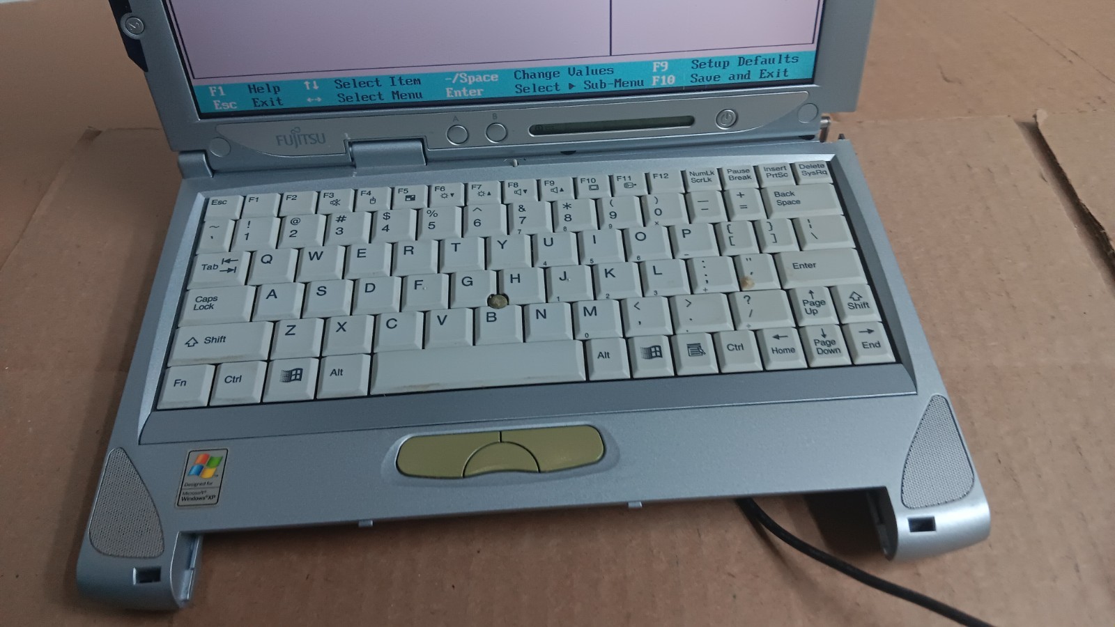 Vintage Fujitsu LifeBook P Series Model P-2040 ultra-portable subnotebook Laptop
