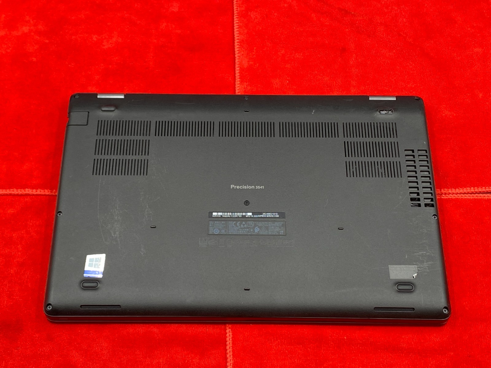 DELL PRECISION 3541 15.6″ FHD i7-9850H 16GB RAM 256GB SSD QUADROP620 BATTERY 94%