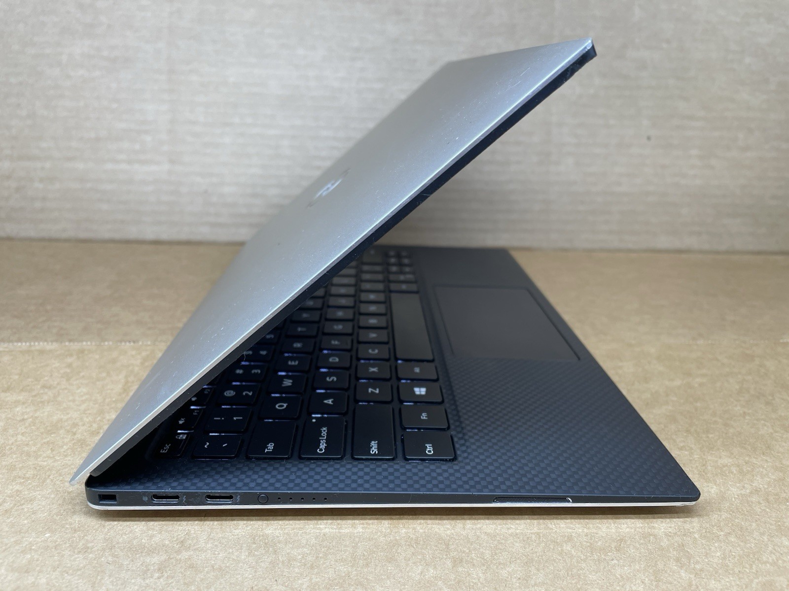 Dell XPS 13 9380, Intel Core i7-8665U @ 1.90GHz, 16GB RAM, NO SSD, No OS *READ*