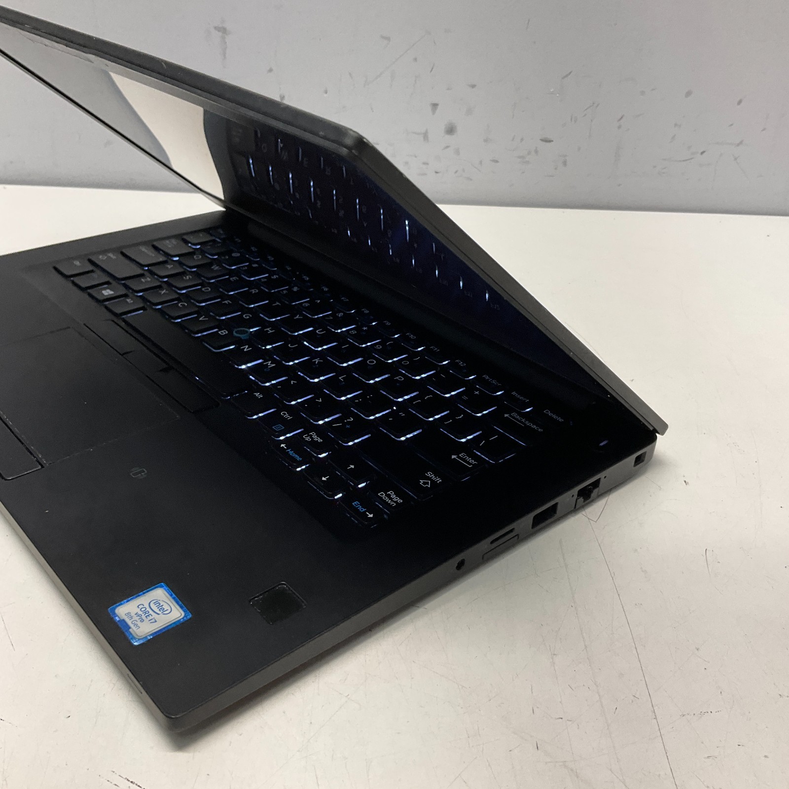 Dell Latitude 7490 14″ i7-8650U @ 1.90 GHZ 8GB RAM 256GB SSD Windows 11 Pro