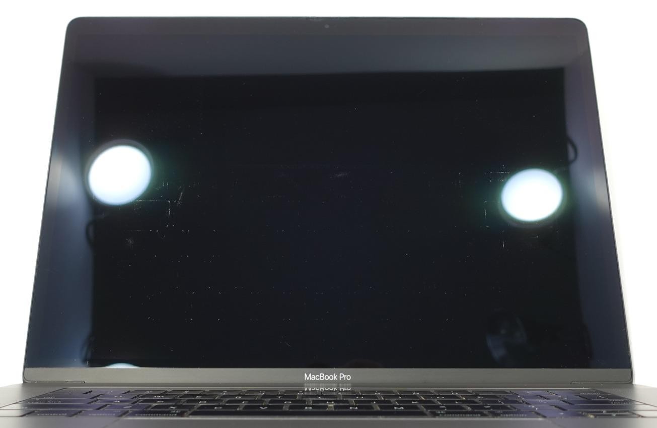 Apple MacBook Pro 2016 A1707 15.4″ Retina i7-6920HQ 16GB 1TB SSD Laptop