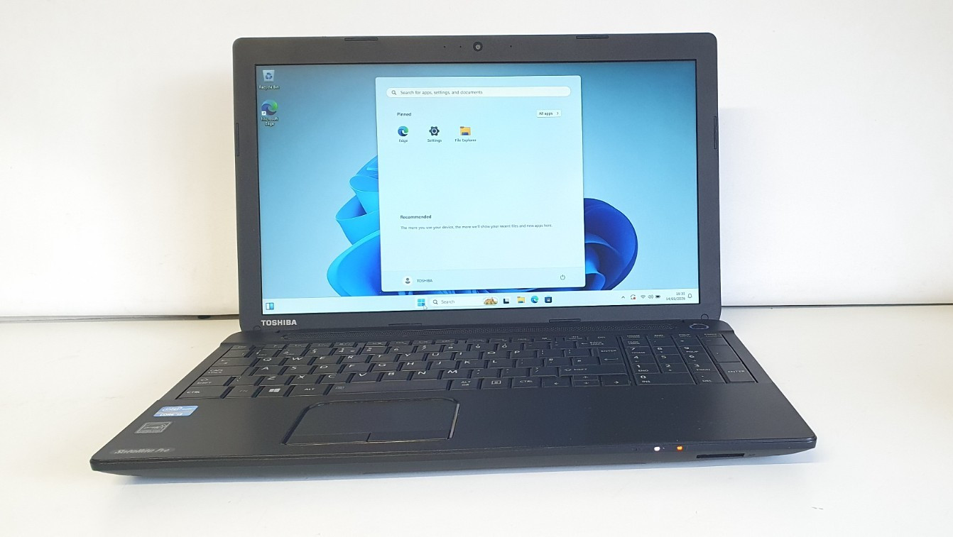 TOSHIBA SATELLITE PRO C50-A-1MX LAPTOP i3-3110M 15.5″ 8GB 240GB SSD HDMI WIN 11