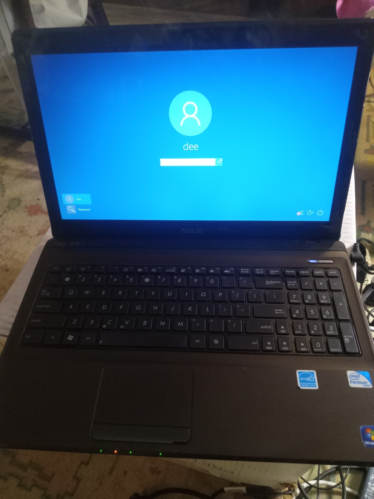 Asus K52F-BBR5 Intel Pentium P6100 2GHz 3 GB needs power cable