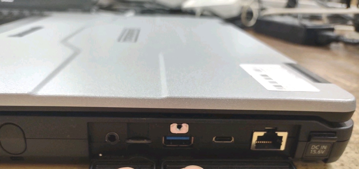 Panasonic ToughBook FZ-55 W/ i5-8365U, 16GB RAM, NO HDD OR HDD COVER. NON TOUCH