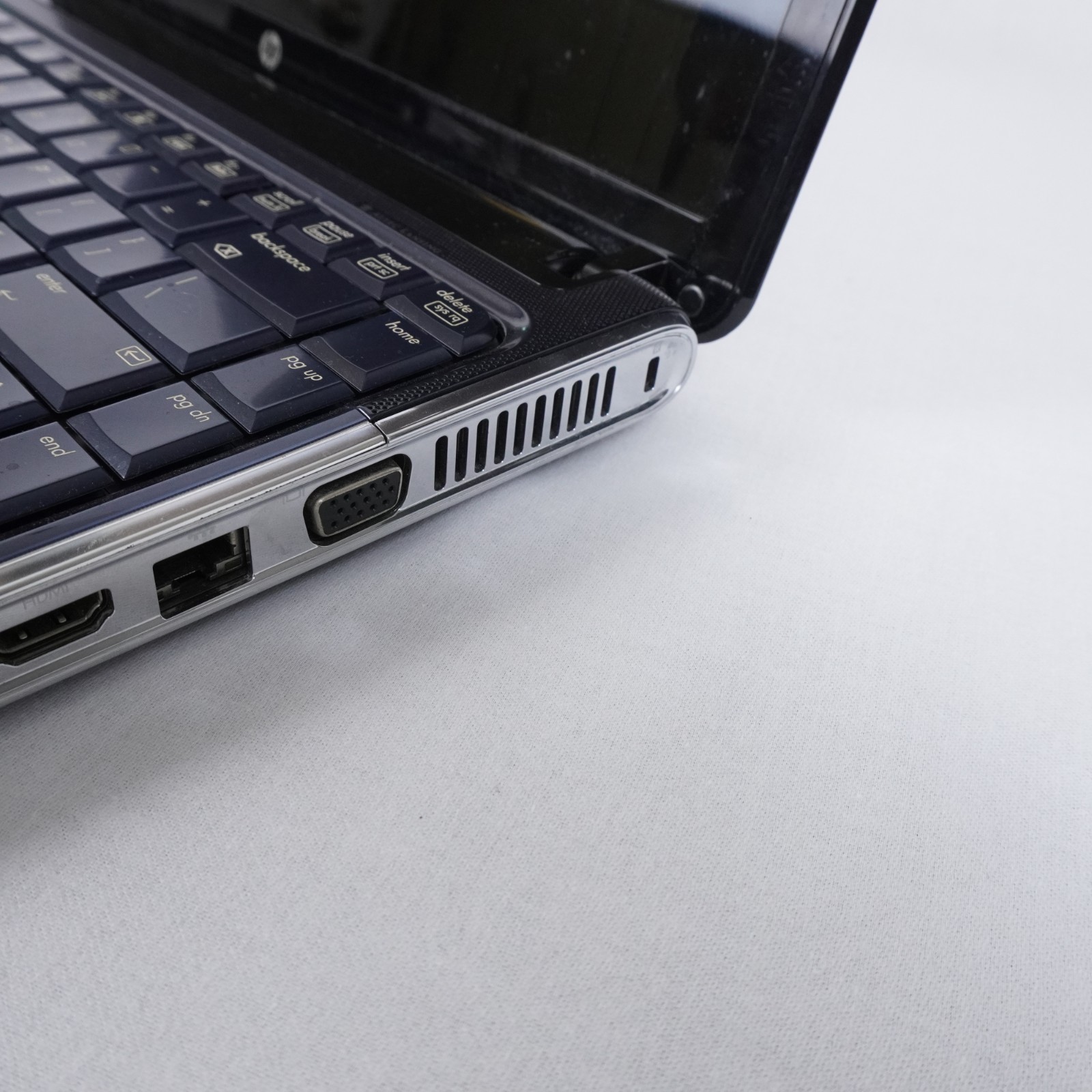 HP Pavilion dv3 Laptop Intel Core 2 Duo Windows Vista Blue For Parts
