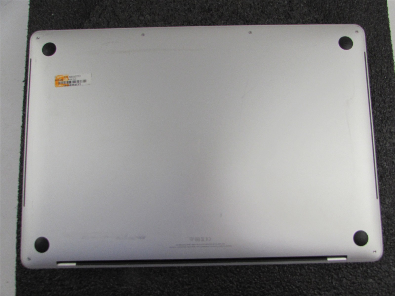 APPLE MACBOOK PRO A1990 3072X1920 I9-9980Hk 1TB SSD 32GB RAM AMD GPU NO O.S