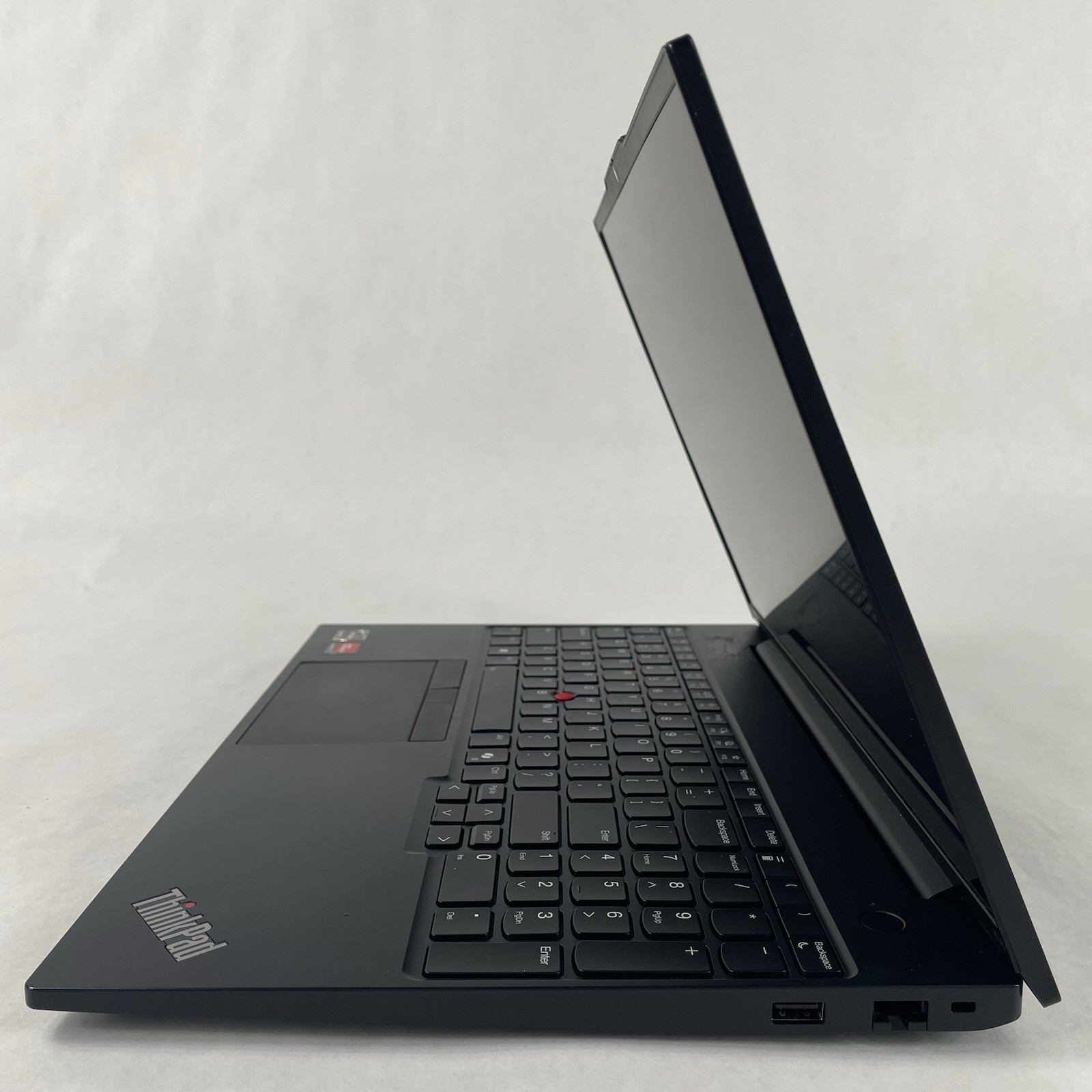 Lenovo ThinkPad E16 Gen 2 16″ Ryzen 7 7735U 2.70 GHz 16 GB RAM No SSD No OS READ