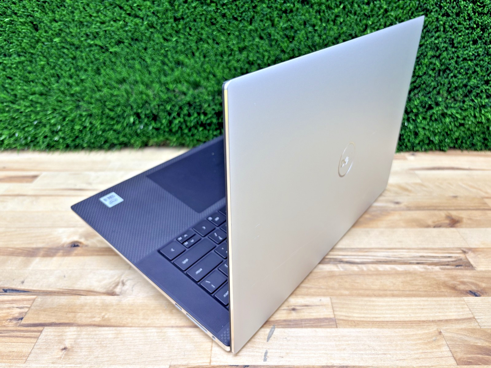 Dell XPs 15 9500 Intel i9-10th Gen 2.40GHz 16GB RAM 512GB SSD Windows 11 Pro*