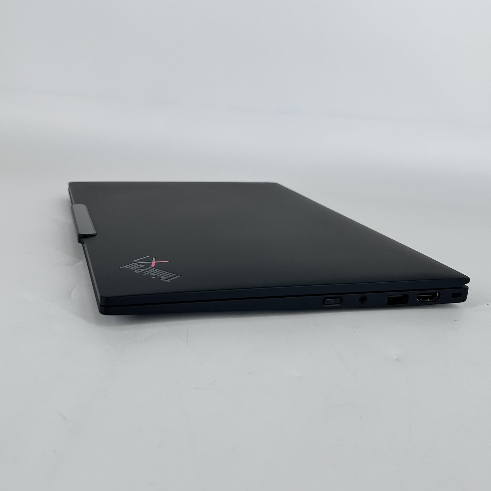 Lenovo ThinkPad X1 Carbon Gen 12 14 FHD+ 1.7 GHz Ultra 7 165U 32GB 1TB Very Good