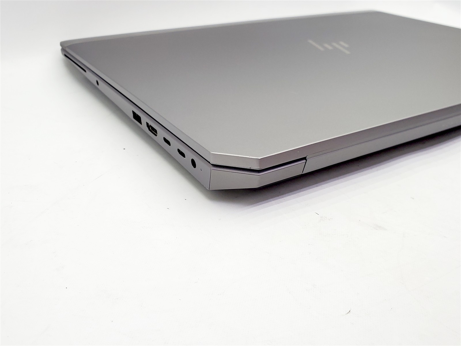 HP ZBook 15 G6 Workstation Xeon E-2286M 2.40GHz 64GB 256GB SSD T2000 W11P NO A/C