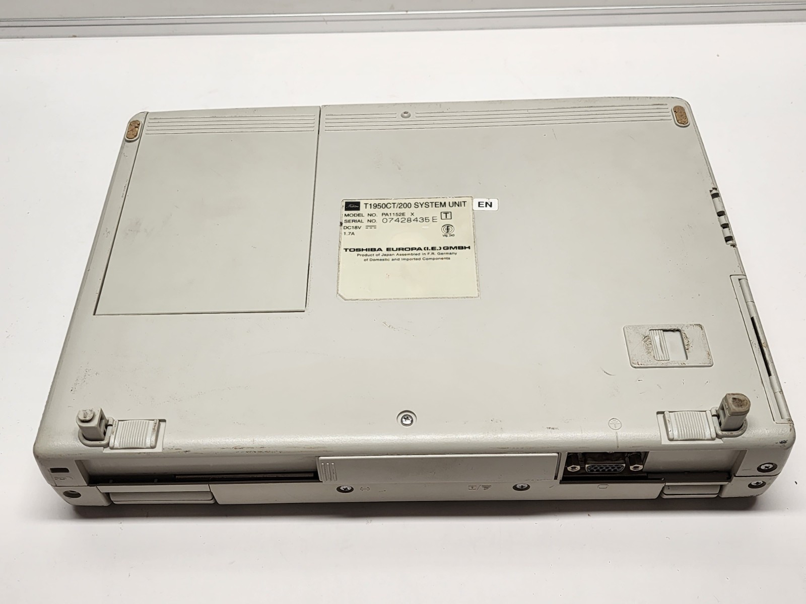Vintage Toshiba Laptop T1950CS/200 Model PA1152E UNTESTED