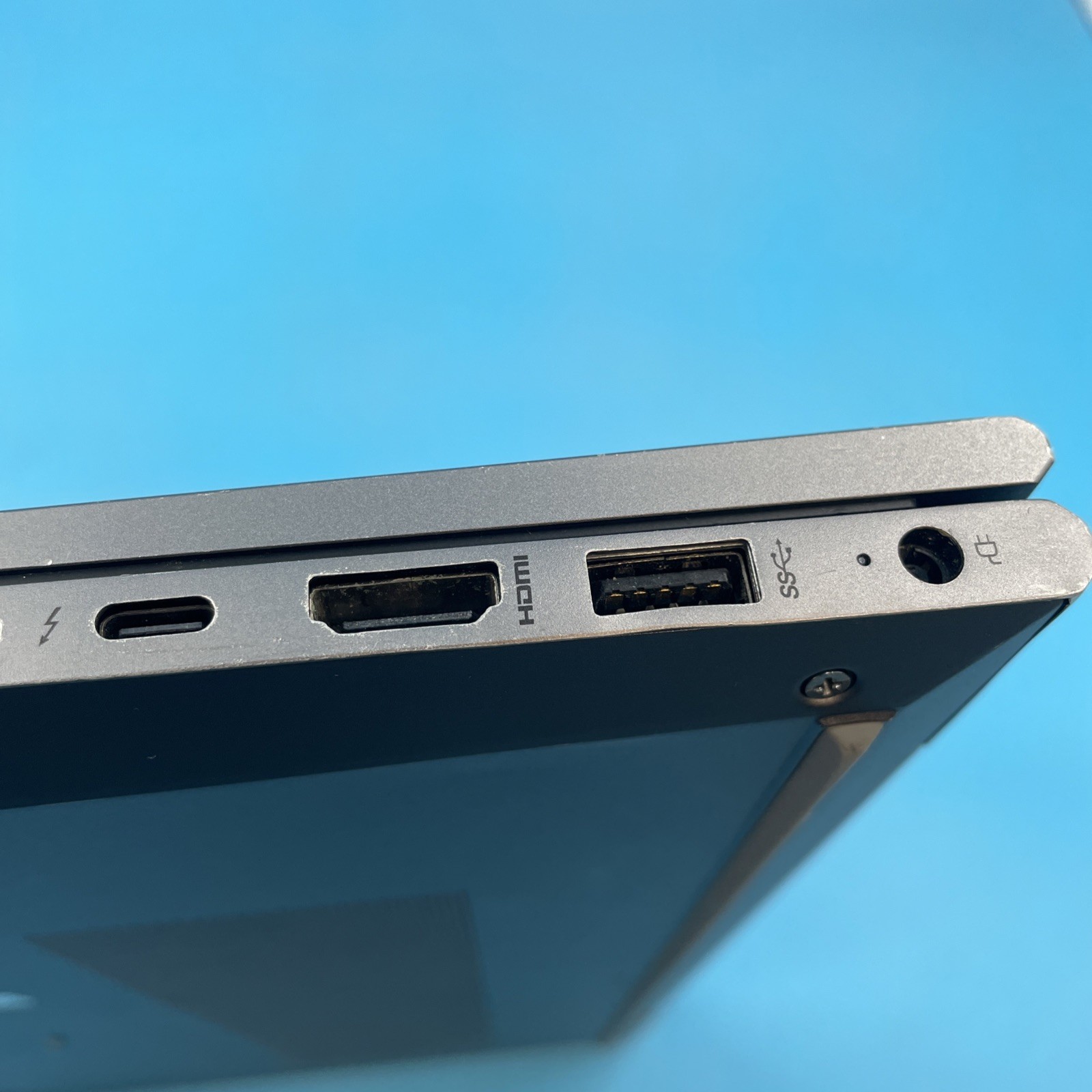 HP ZBook Firefly G8 | i7-1165G7 | 16GB RAM | 512GB SSD | WIN 11 PRO | 71% BATT