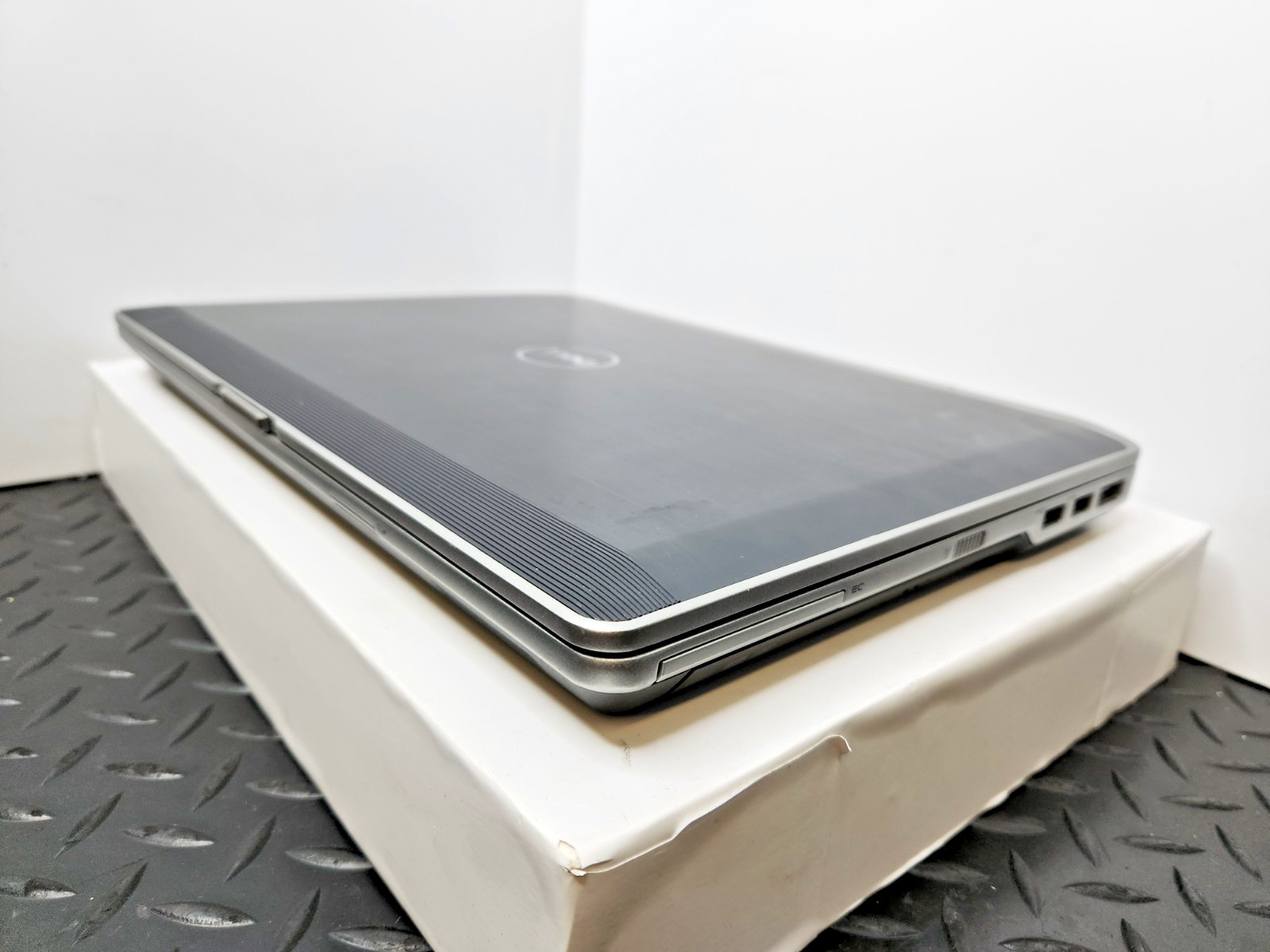 DELL LATITUDE E6430 Laptop Intel Core i5-3210M 2.50 GHZ 4 GB