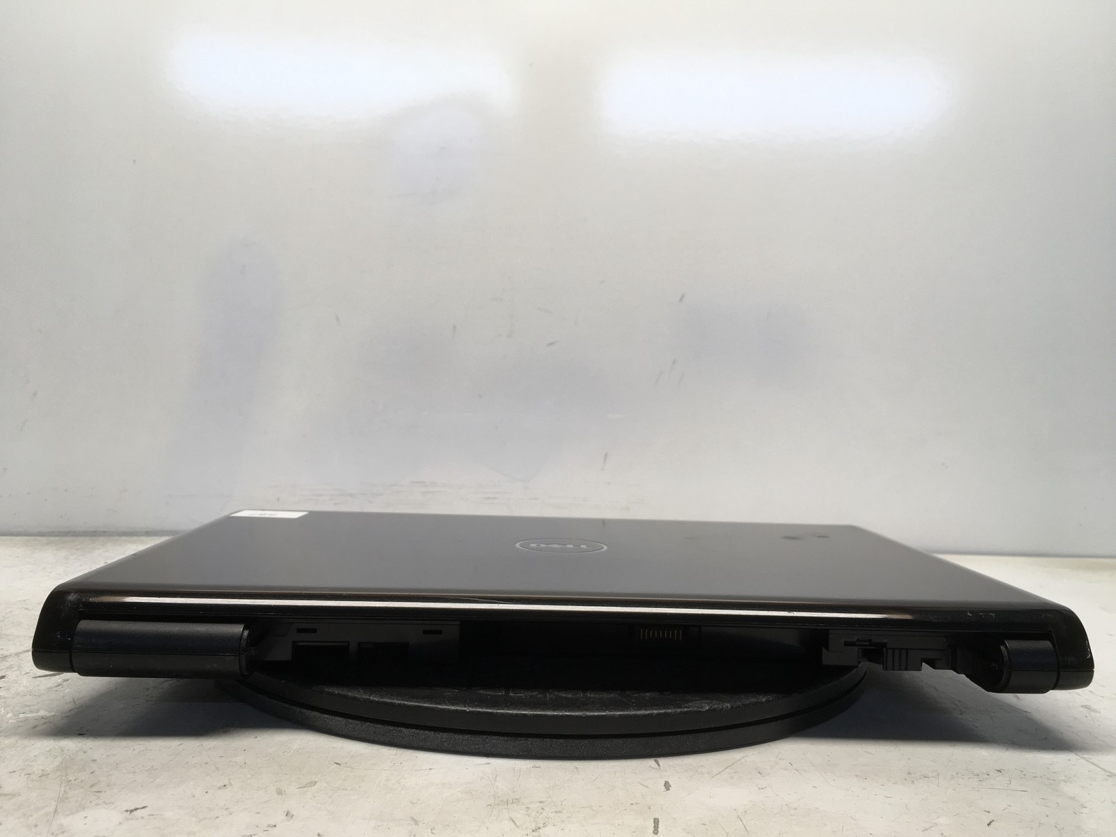 Dell Inspiron 1564 Intel i3-M330 2.13GHz 2 GB NO HDD No Batt