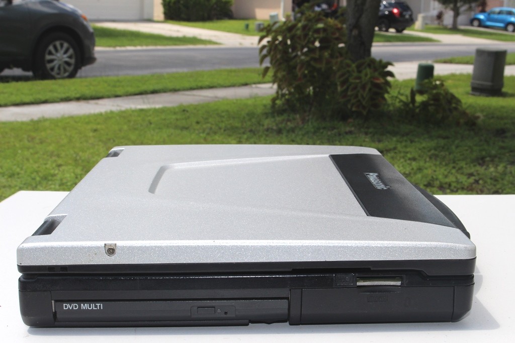 Panasonic Toughbook CF-52 Core 2 Duo 2.26GHz / 4GB / 250G / Win 7 / Touchscreen