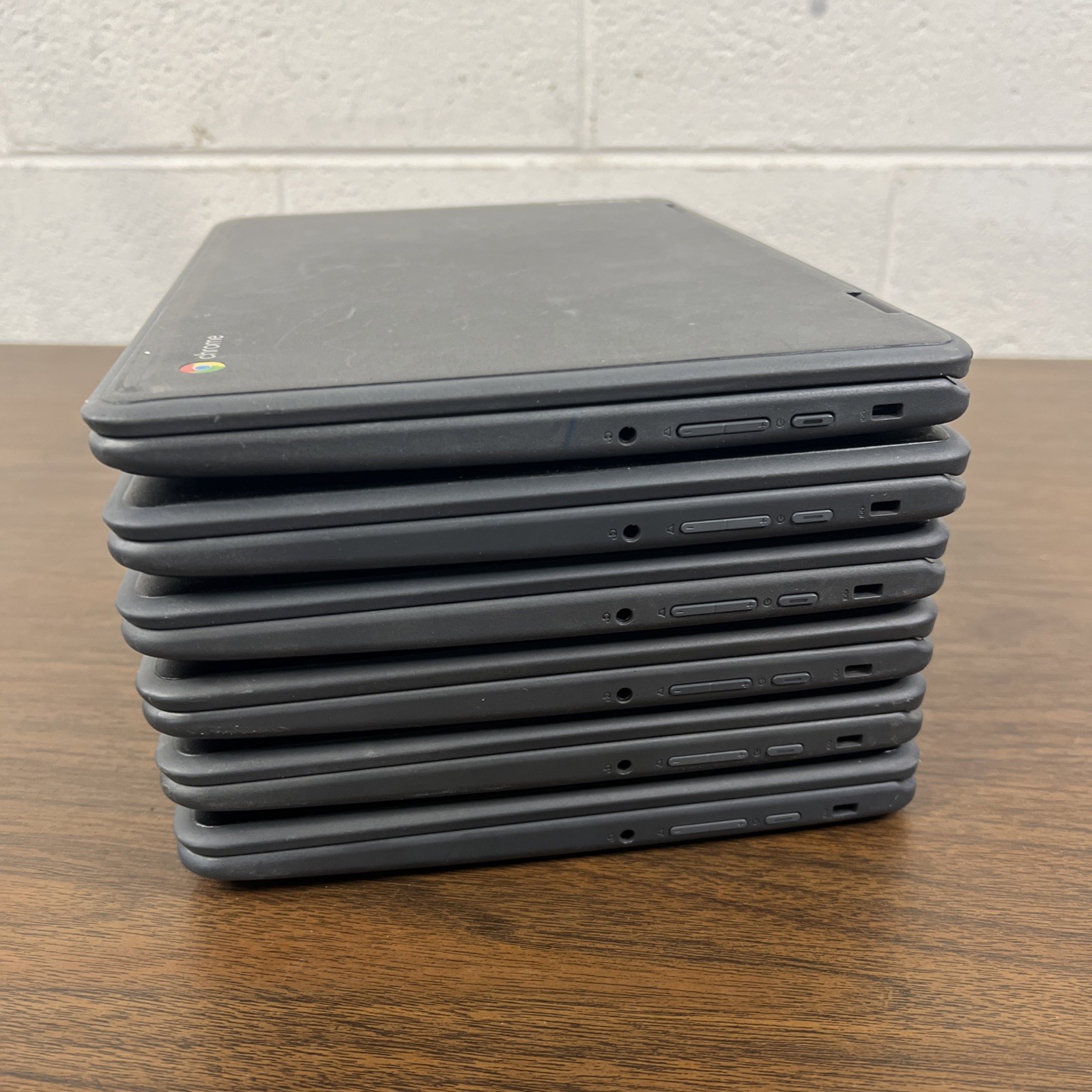 Lot of 6 Lenovo Chromebook 300e/N23 2 in 1 Touch (MT8173/MT8173C 4GB RAM – 32GB)