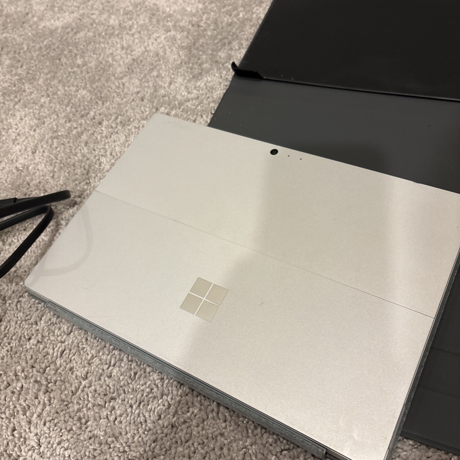 Microsoft Surface Pro 4 i5-6300U 8GB RAM 256GB Windows 11 SSD Read description