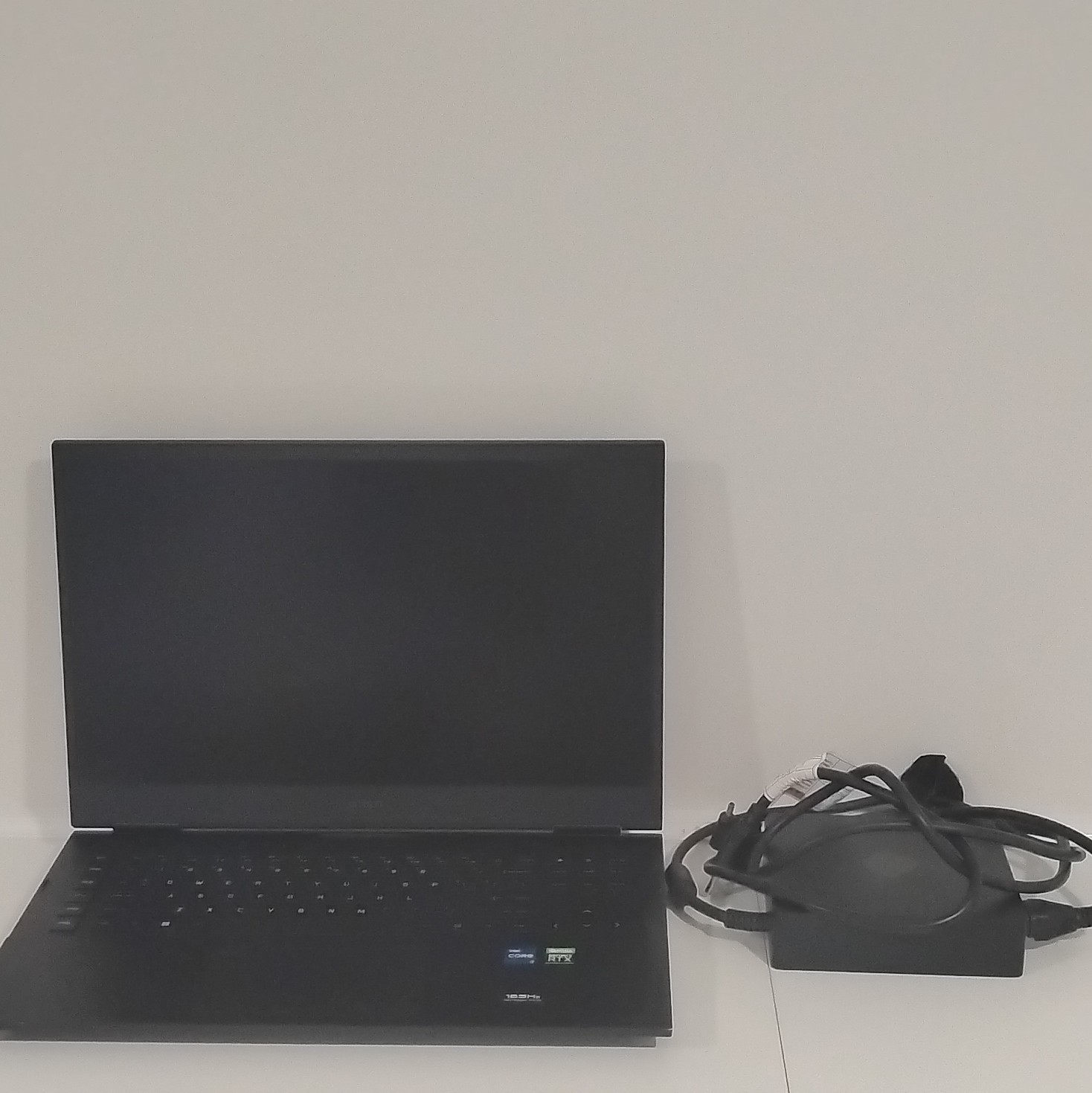 OMEN 16.1in Gaming Laptop Intel Core i7-11800H 16GB RAM Black